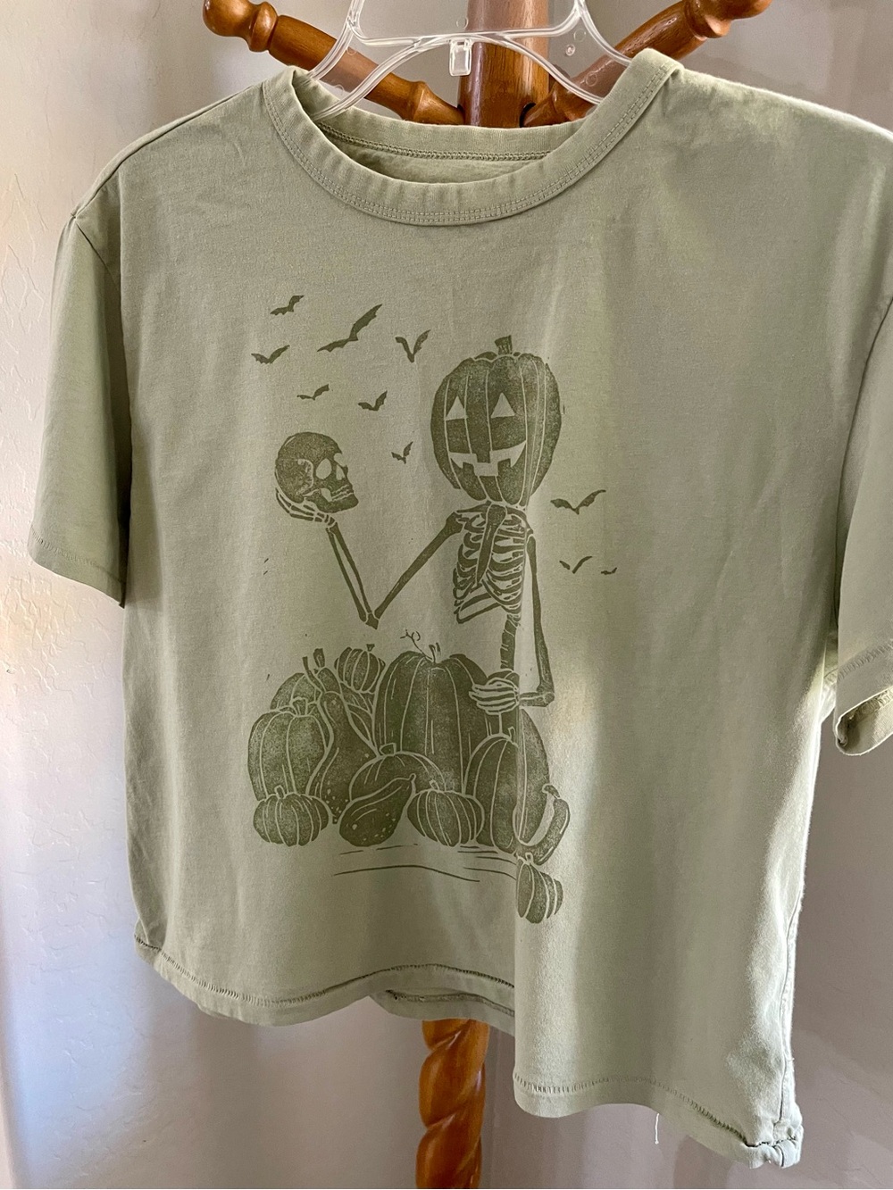 American Eagle Halloween shop. Skeleton tee size M